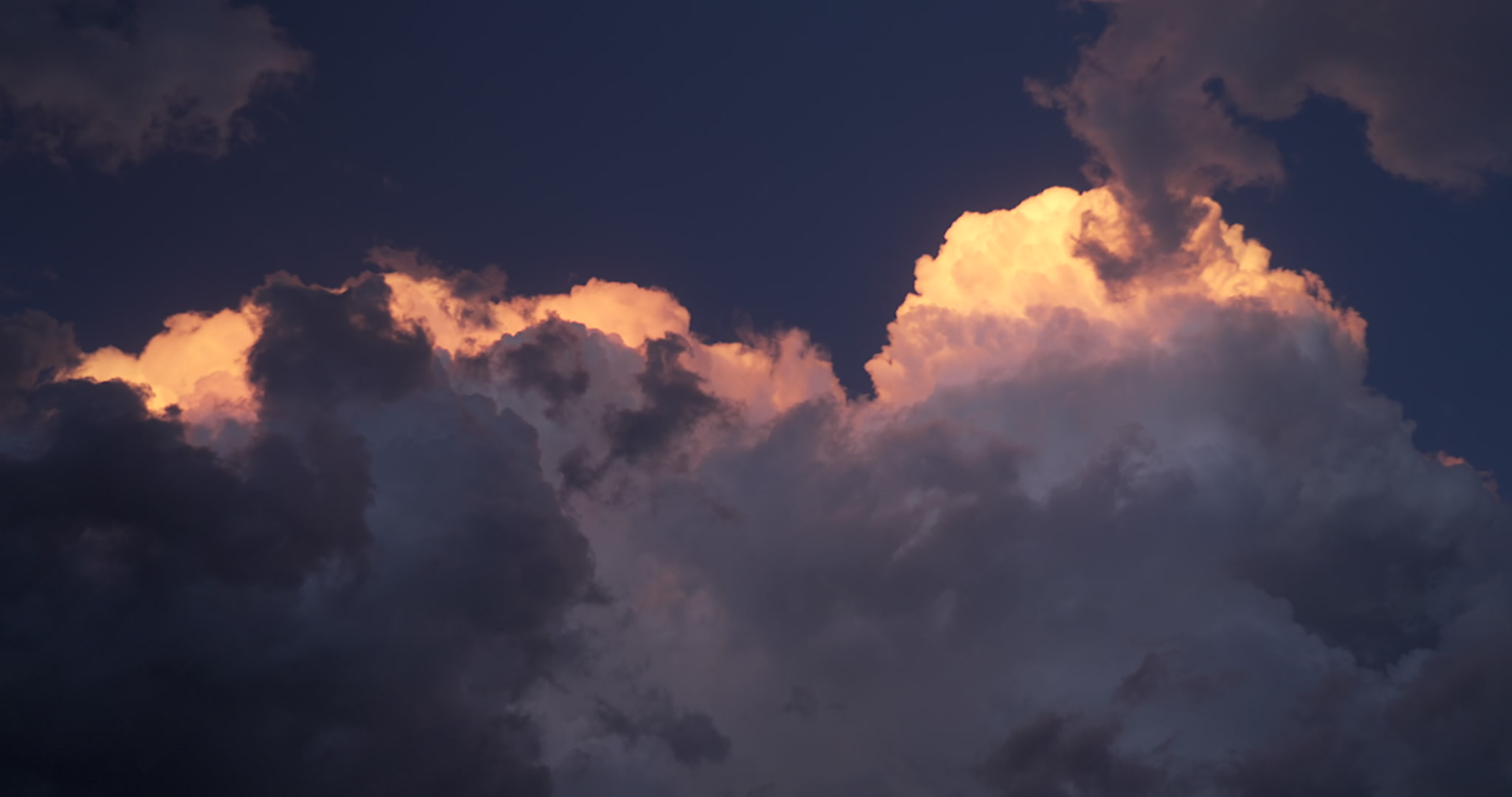 Storms on 35 - Alpenglow om storm tops, OK. Super 35mm film to 4K video. Cinematographer: Martin Lisius. Need more? Give us a shout!