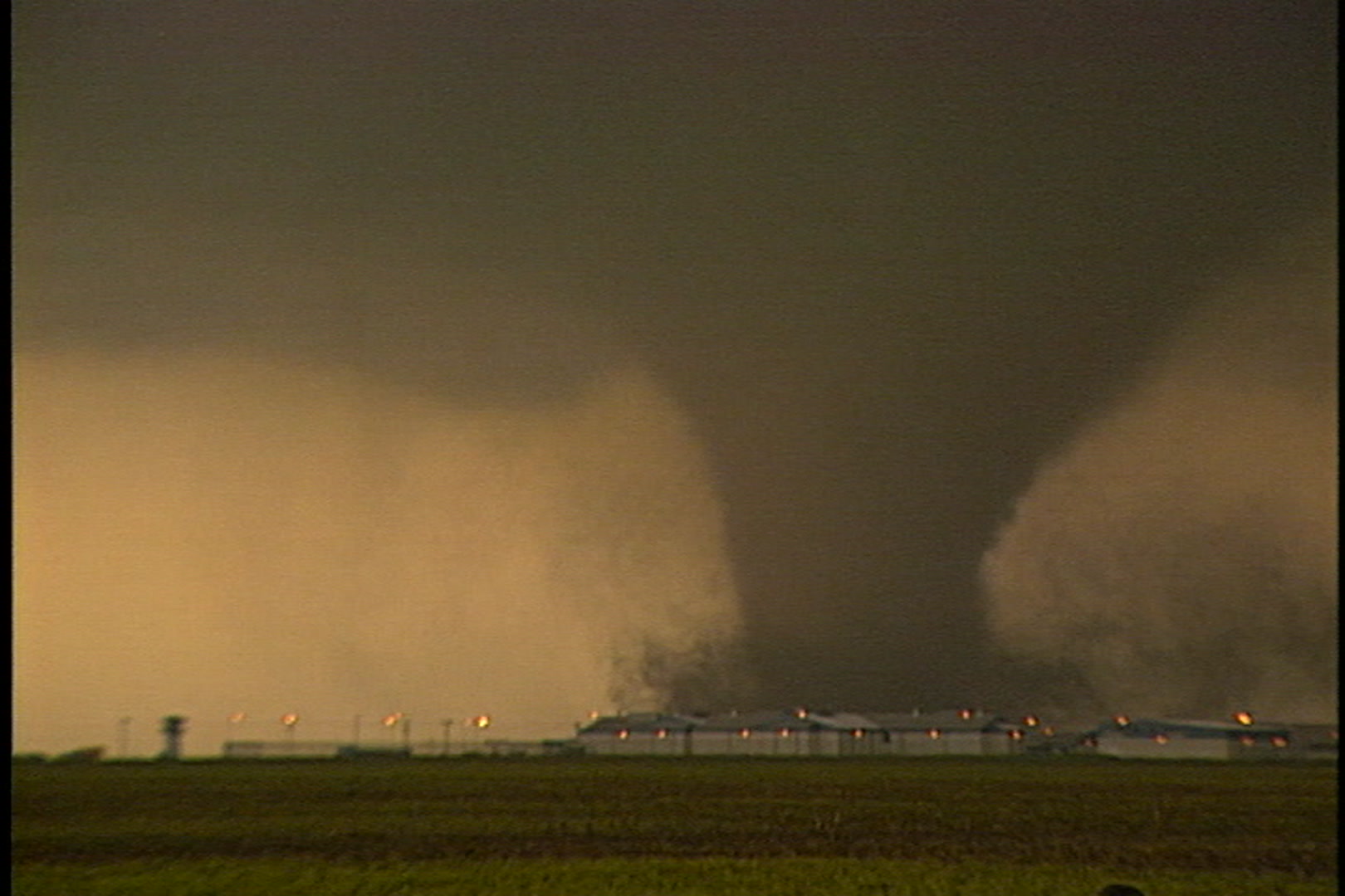 F5 Tornado passes behind prison, Texas.